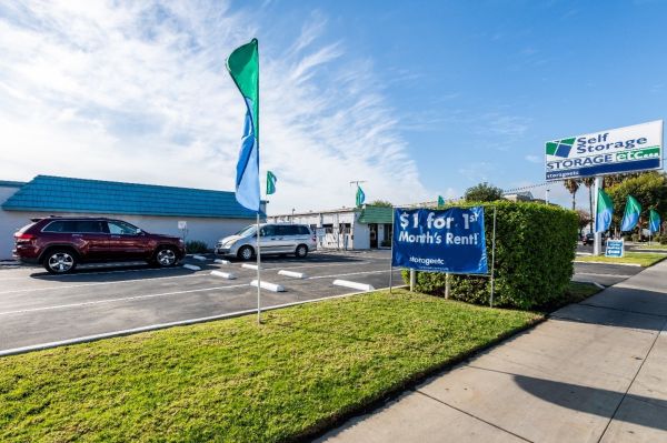 Storage Etc. - Anaheim - 900 East Orangethorpe Avenue