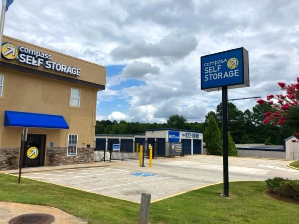 Compass Self Storage - Compass Self Storage - Lakefield (404) - 1602 Lakefield Drive Southeast