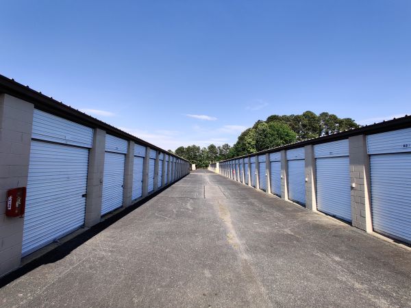Compass Self Storage - Compass Self Storage - Parkway (162) - 1301 Parkway Drive