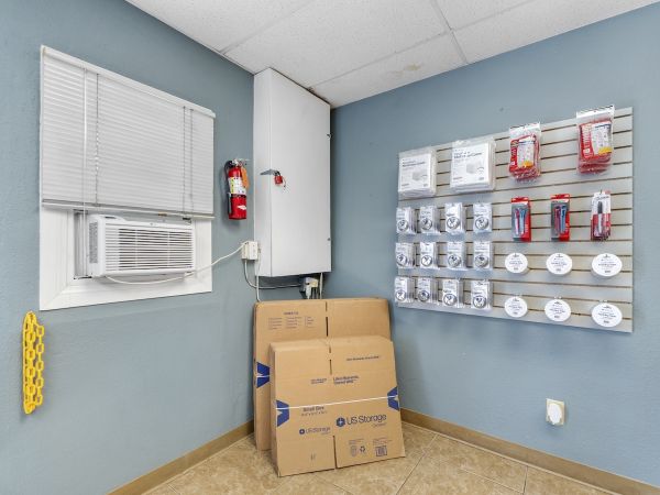 US Storage Centers - Costa Mesa Whittier - 1880 Whittier Avenue
