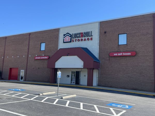 Lock & Roll Storage - Roanoke - 4142 Melrose Avenue Northwest
