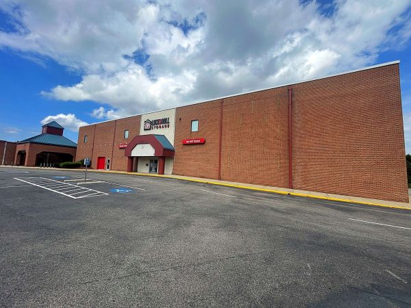 Lock & Roll Storage - Roanoke - 4142 Melrose Avenue Northwest