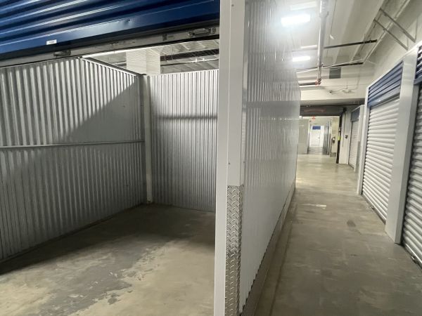 Lock & Roll Storage - Roanoke - 4142 Melrose Avenue Northwest