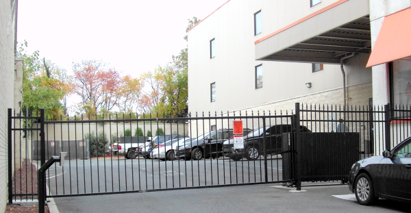 1/2 off your rent the 1st 3 months. - 639 South Avenue