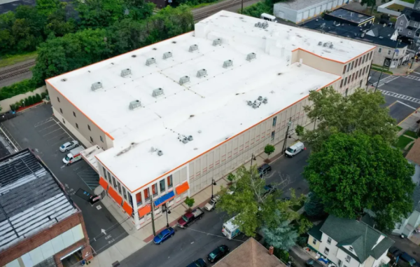 1/2 off your rent the 1st 3 months. - 639 South Avenue