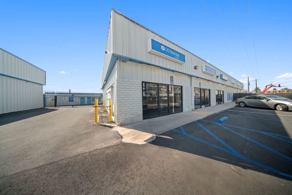 US Storage Centers - Riverside - Blaine - 1385 West Blaine Street