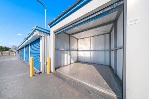 US Storage Centers - Riverside - Blaine - 1385 West Blaine Street