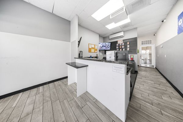 US Storage Centers - Riverside - Blaine - 1385 West Blaine Street
