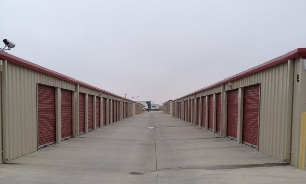 Purely Storage - Shafter - Beech Ave - 120 South Beech Avenue