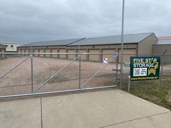 Five Star Storage - Five Star Storage - Katie Rd - 27058 Katie Road