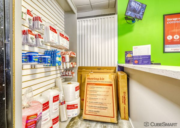 CubeSmart Self Storage - 2000 Green Oaks Road - TX - 2000 Green Oaks Road