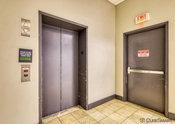 CubeSmart Self Storage - 2000 Green Oaks Road - TX - 2000 Green Oaks Road
