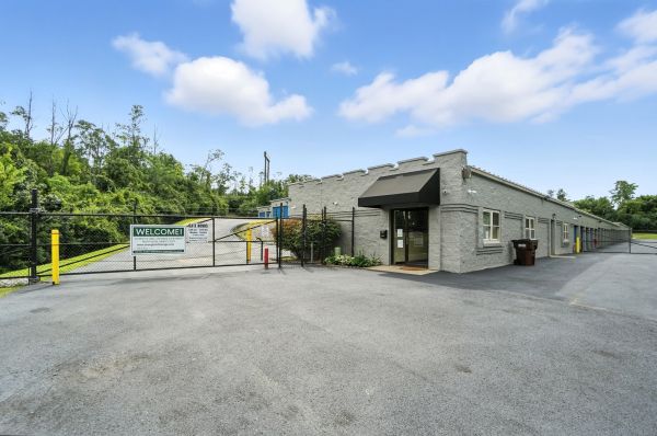 Stronghold Self Storage- Erlanger - 3700 Holly Lane