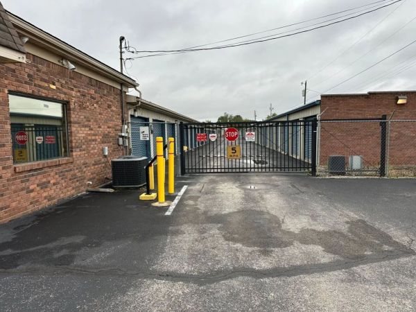 Storage Rentals of America - Bronston - KY-90 - 2266 Kentucky 90