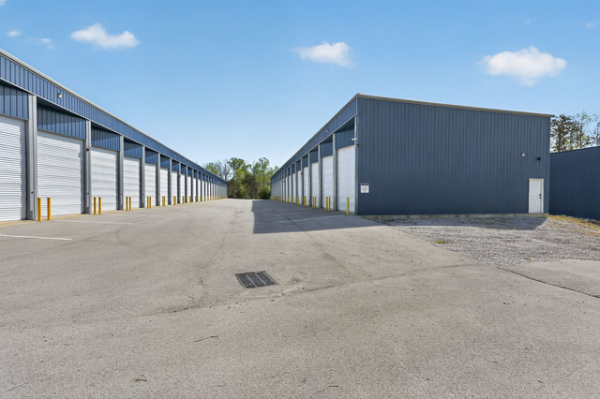 Storage Rentals of America - Somerset - Shoreline Dr - 914 Shoreline Drive