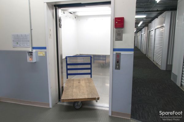 Storage Court - Mercer Island - 8501 Southeast 68th Street