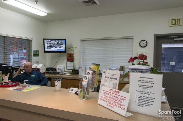 Storage Court - Mercer Island - 8501 Southeast 68th Street