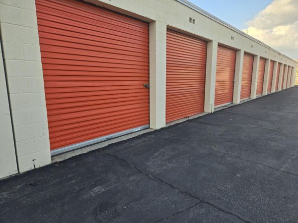 Extra Space Storage - 5045 - Sun Valley - Roscoe Blvd - 10991 Roscoe Boulevard