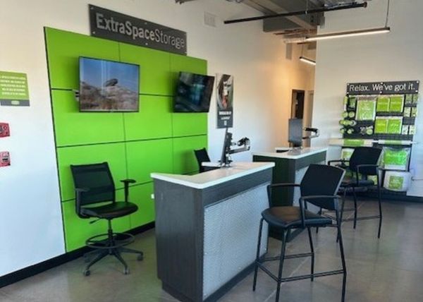 Extra Space Storage - 6597 - Glendale - W Morten Ave - 9982 West Morten Avenue