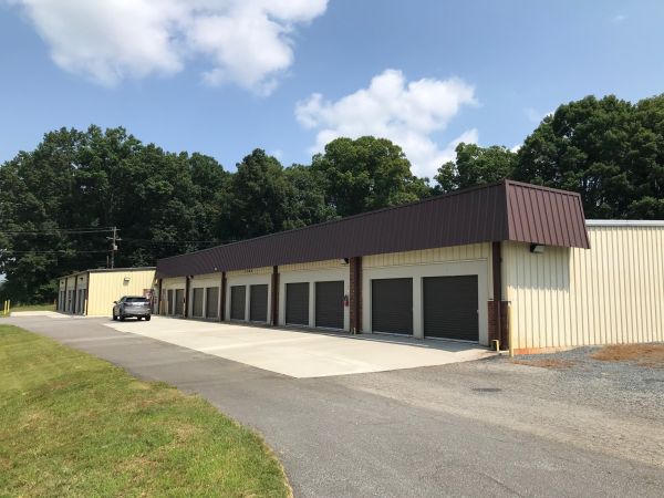 StorMark Self Storage-Reidsville - 1047 Freeway Drive