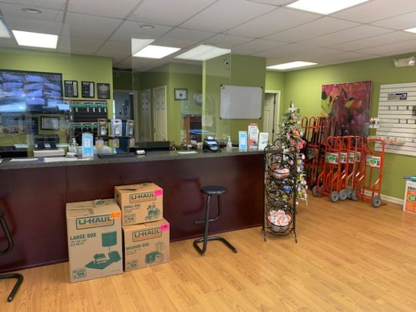StorMark Self Storage- Newnan Jefferson - 305 Jefferson Street