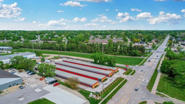 10 Federal Storage - Grand Ave - 2001 Grand Ave