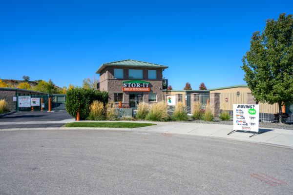 Stor-It Self Storage - Hunt Location - 6236 Hunt Avenue