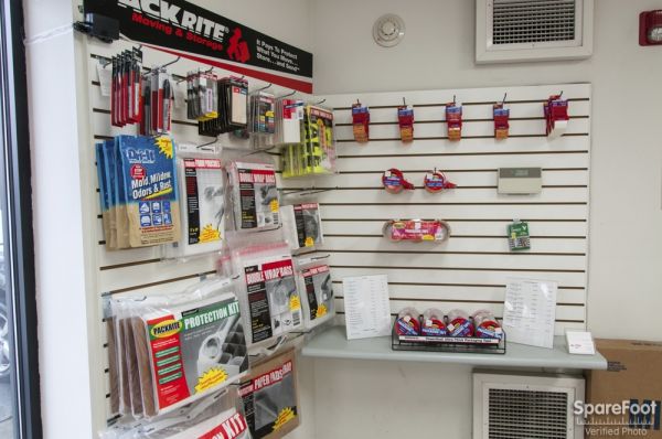 Tukwila Self Storage - 5950 Southcenter Boulevard