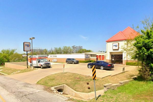 Fast & EZ - Tulsa - 7715 East Easton Street