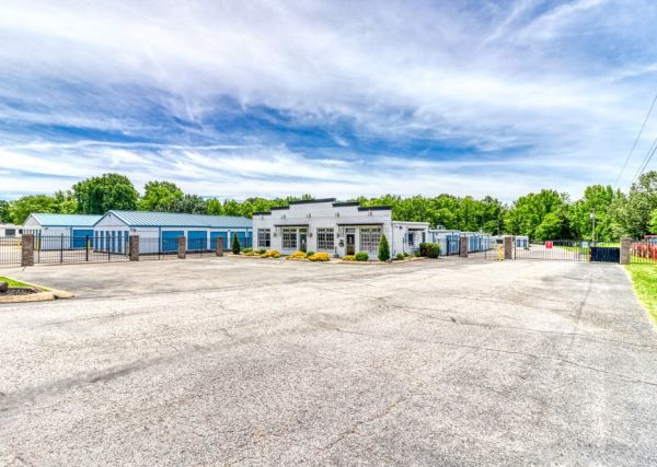Devon Self Storage, LLC - Devon Self Storage - 9305 - Springfield TN - 3356 Highway 41 South