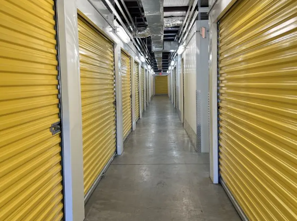 Storage Rentals of America - Orlando - Silver Star - 4066 Silver Star Road