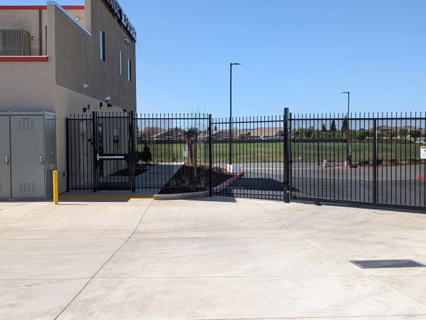 Zinfandel Self Storage - 11060 North Mather Boulevard