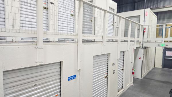 El Camino Self Storage - De La Cruz - 2460 De La Cruz Boulevard