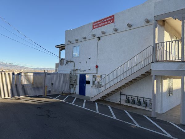El Campo Casitas & Self Storage - 5800 Central Avenue Southwest