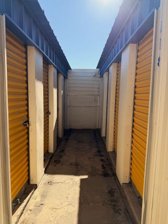 El Campo Casitas & Self Storage - 5800 Central Avenue Southwest