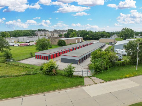 10 Federal Storage - Fuller St - 1624 Fuller Road