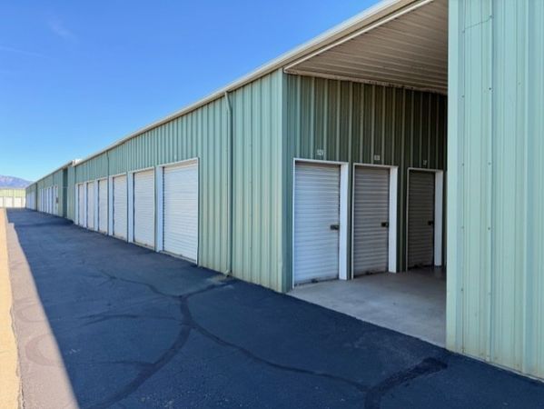 Extra Space Storage - 2279 - Oxnard - Montgomery Ave - 262 Montgomery Avenue