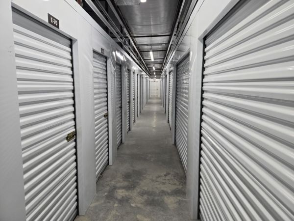 Extra Space Storage - 5041 - Weatogue - Hopmeadow St - 70 Hopmeadow Street