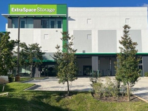 Extra Space Storage - 5142 - Pompano Beach - SW 12th Ave - 130 Southwest 12th Avenue