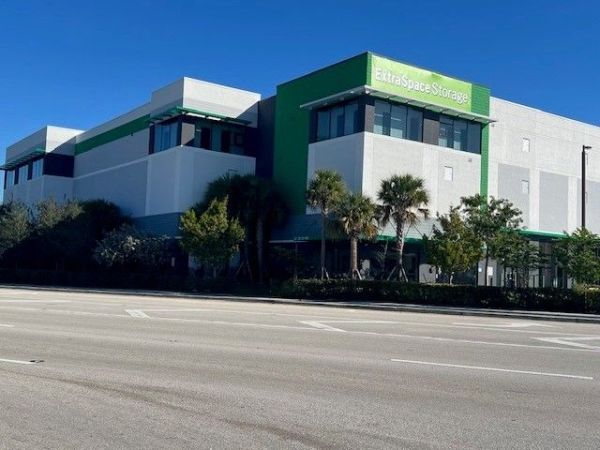 Extra Space Storage - 5142 - Pompano Beach - SW 12th Ave - 130 Southwest 12th Avenue