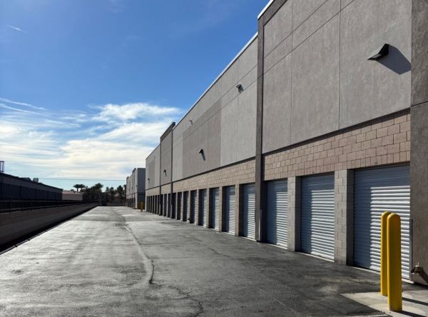 Extra Space Storage - 6964 - Las Vegas - 6909 W Charleston Blvd - 6909 West Charleston Boulevard