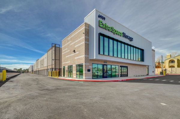 Extra Space Storage - 6964 - Las Vegas - 6909 W Charleston Blvd - 6909 West Charleston Boulevard