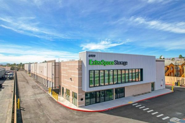 Extra Space Storage - 6964 - Las Vegas - 6909 W Charleston Blvd - 6909 West Charleston Boulevard