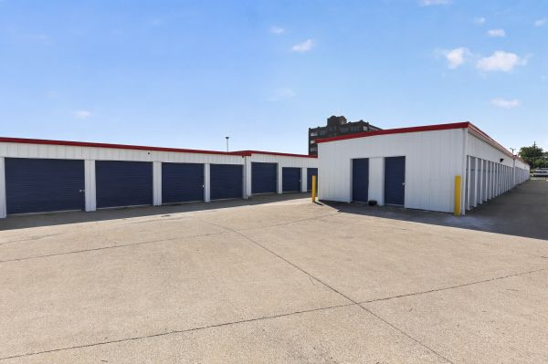 National Storage Lakewood East - Berea - 11600 Berea Road
