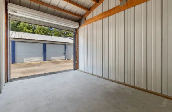 Storage King USA - 186 - South Live Oak Drive - 2728 South Live Oak Drive