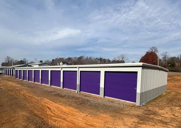 Cubedup Self Storage - 3495 North Carolina 18
