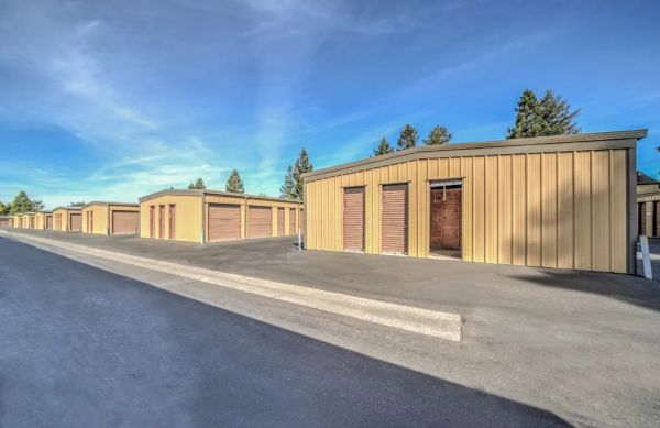 Redwood Self Storage - 425 Houser Street