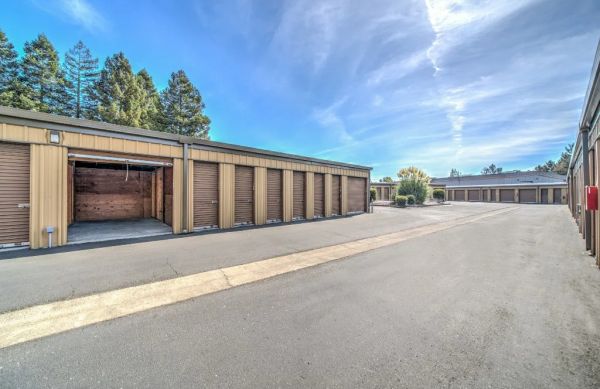 Redwood Self Storage - 425 Houser Street