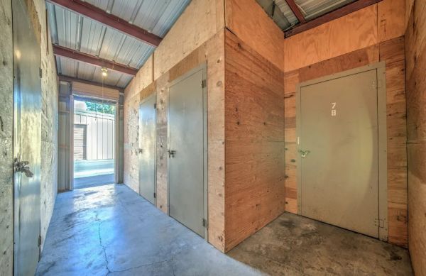 Redwood Self Storage - 425 Houser Street