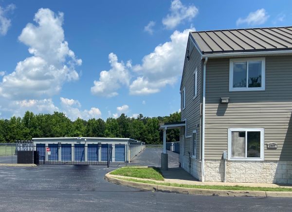 American Eagle Self Storage - Prince George / Self Service Only / Fully Automated Facility - 4592 Sandesara Drive